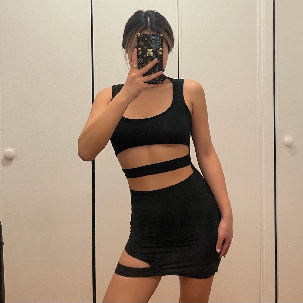 Cut off mini black dress size XS